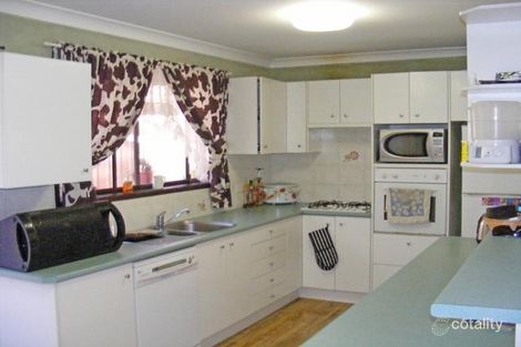 Property photo of 5 Menus Place Rosemeadow NSW 2560