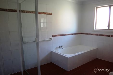 Property photo of 2/11 Floribunda Close Warabrook NSW 2304