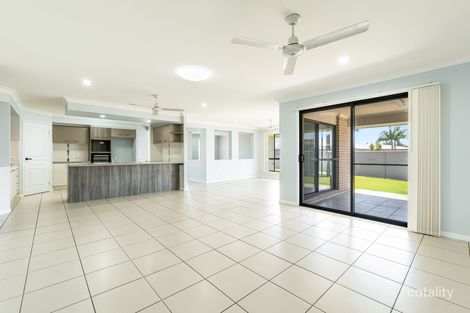 Property photo of 2 Buccaneers Court Yamba NSW 2464
