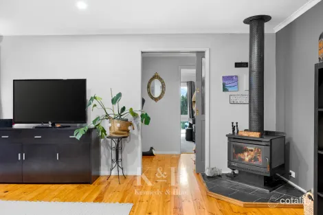 Property photo of 40B Grant Avenue Gisborne VIC 3437