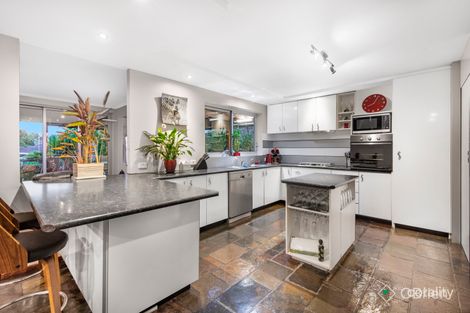 Property photo of 4 Mossvale Close Endeavour Hills VIC 3802