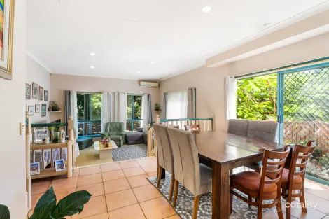 Property photo of 2/19 Poinciana Crescent Bundall QLD 4217
