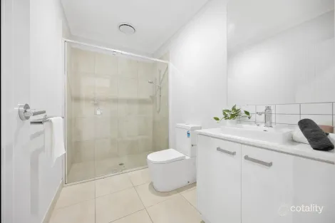 Property photo of 24 Uxbridge Street Werribee VIC 3030