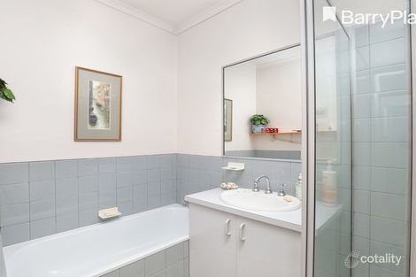 Property photo of 2/83 Carlisle Crescent Hughesdale VIC 3166