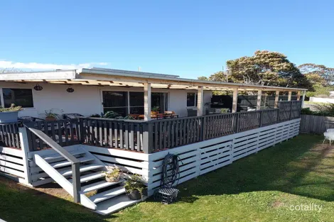 Property photo of 1 Archer Court Lakes Entrance VIC 3909