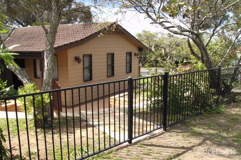 Property photo of 26 Roycroft Avenue Mount Warrigal NSW 2528