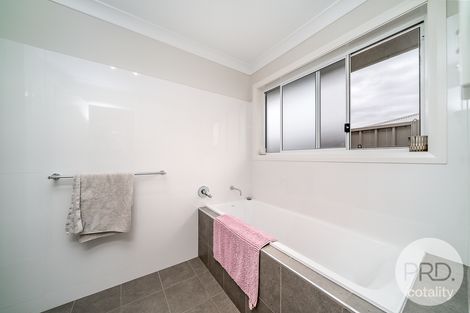 Property photo of 11 Yenda Avenue Gobbagombalin NSW 2650