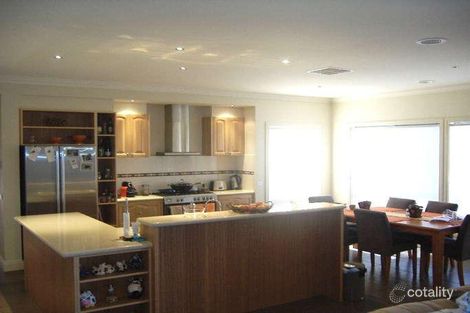 Property photo of 10 Eildon Circuit South Morang VIC 3752