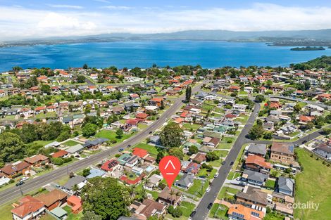 61 Mirrabooka Rd, Lake Heights, NSW 2502