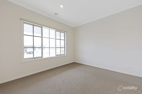 Property photo of 95 Crowlands Circuit Eynesbury VIC 3338