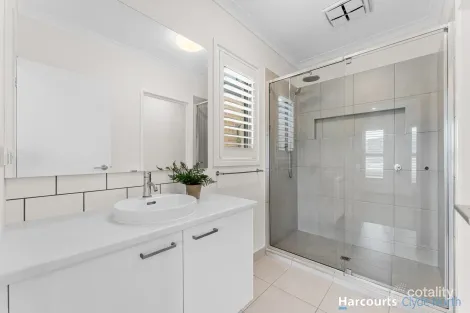 Property photo of 21 Baseline Way Clyde VIC 3978