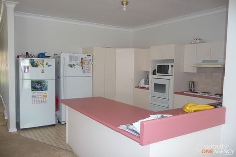 Property photo of 11 The Crescent Wallsend NSW 2287