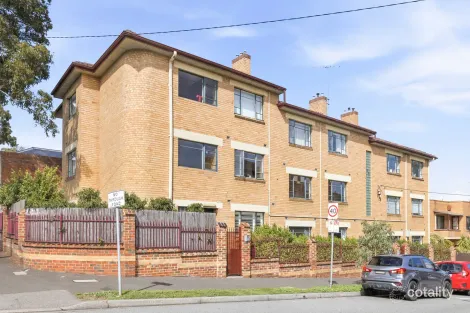 Property photo of 2/44 Eildon Road St Kilda VIC 3182