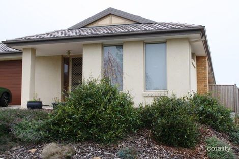 Property photo of 2 Chocolate Lily Court Wallan VIC 3756