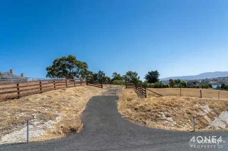 Property photo of 13 Dickenson Drive Granton TAS 7030