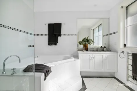 Property photo of 1 Waruda Place Huntleys Cove NSW 2111
