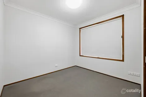 Property photo of 19 Copperfield Drive Ambarvale NSW 2560