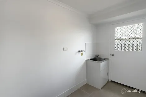 Property photo of 2/86 Valentine Circuit Augustine Heights QLD 4300