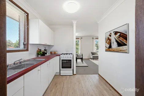 Property photo of 19 Copperfield Drive Ambarvale NSW 2560