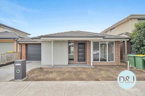 11 Armidale Dr, Pakenham, VIC 3810