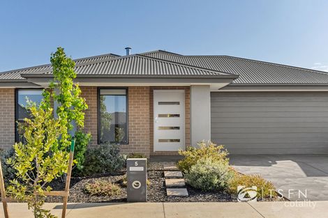 Property photo of 5 Bradfield Loop Strathfieldsaye VIC 3551