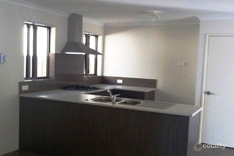 Property photo of 8 Arawatta Loop Madora Bay WA 6210