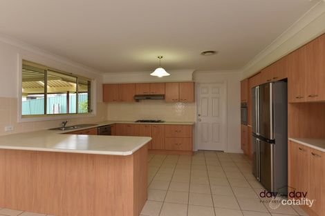 Property photo of 11 Magnolia Close Fletcher NSW 2287