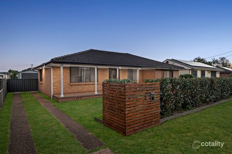 4 Tenth St, Weston, NSW 2326