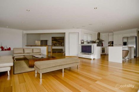 Property photo of 17 Centenary Drive Hollywell QLD 4216