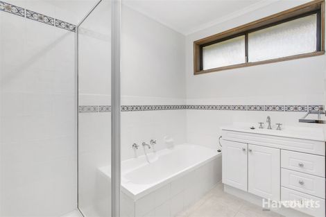 Property photo of 39 Bundeena Avenue Keysborough VIC 3173