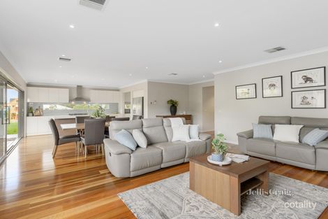 Property photo of 109 Kalbar Road Eltham VIC 3095
