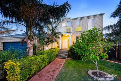 Property photo of 2 Overall Drive Skye VIC 3977