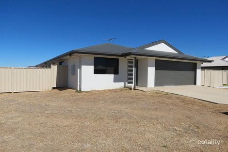 Property photo of 4 Thornton Street Emerald QLD 4720
