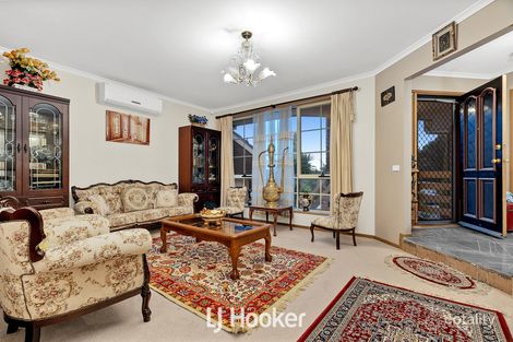 Property photo of 8 John Hunter Drive Endeavour Hills VIC 3802