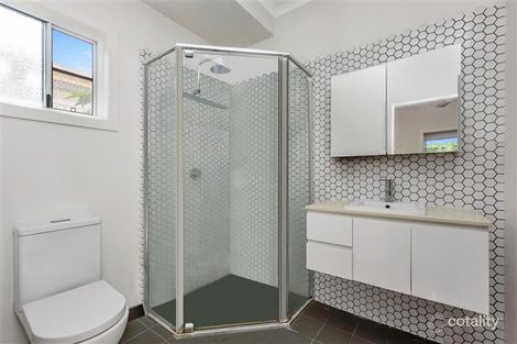 Property photo of 31C Bayswater Terrace Hyde Park QLD 4812