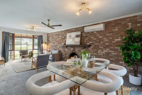 Property photo of 6 Zebrafinch Court Carrum Downs VIC 3201