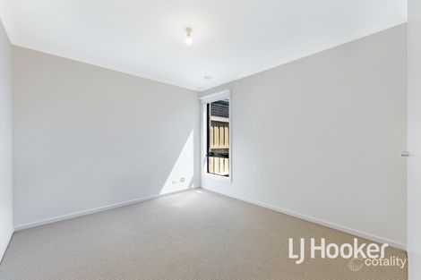 Property photo of 11 Darkum Street Clyde VIC 3978