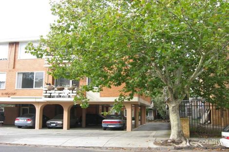 2/35 Dickens St, Elwood, VIC 3184