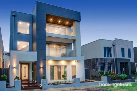 Property photo of 176 The Esplanade Caroline Springs VIC 3023