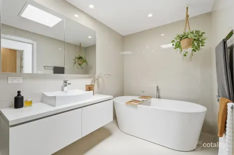 Property photo of 1/52 Mariah Crescent Oakdowns TAS 7019