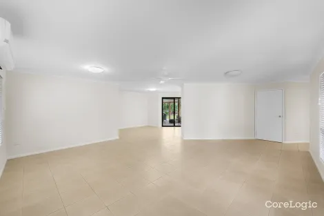 Property photo of 1 Ronpen Close Tannum Sands QLD 4680