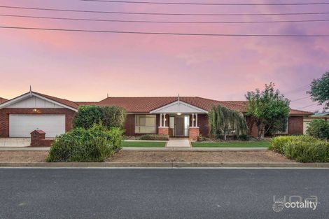 Property photo of 19 Nantilla Crescent Werribee VIC 3030