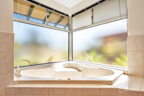 Property photo of 8 Ledger Street Warnbro WA 6169