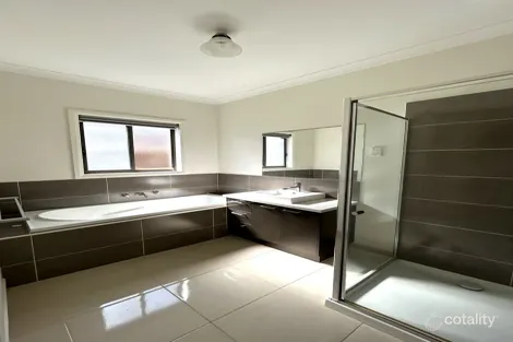 Property photo of 36 Triandra Drive Brookfield VIC 3338