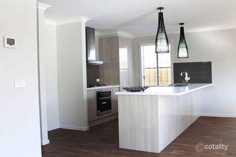 Property photo of 100 Henry Road Pakenham VIC 3810