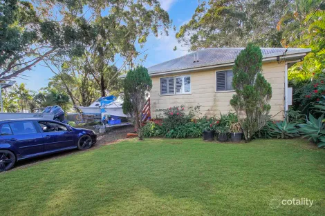 37 Highland St, Russell Island, QLD 4184