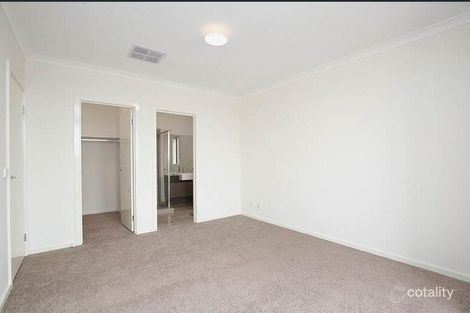 Property photo of 63 Thoroughbred Drive Clyde North VIC 3978