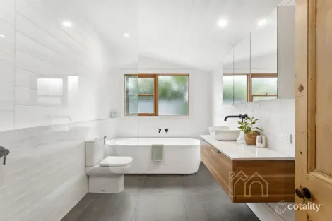 Property photo of 11 Maxwell Street Kyneton VIC 3444