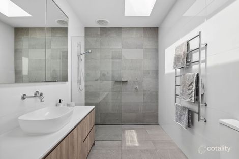 Property photo of 7 Centre Court Torquay VIC 3228