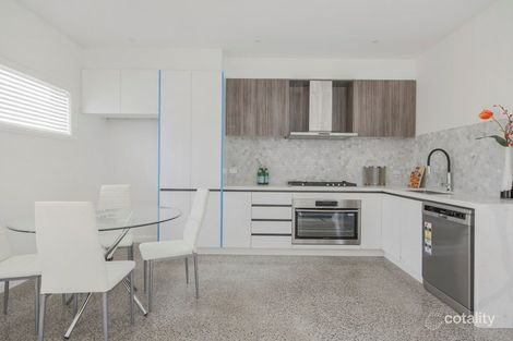 Property photo of 2/160 Mason Street Newport VIC 3015